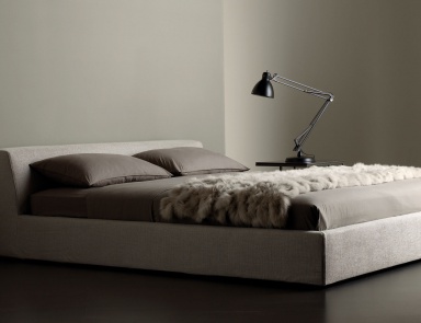 Doppelbett auf einem Rahmen aus Massivholz Lewis, Meridiani