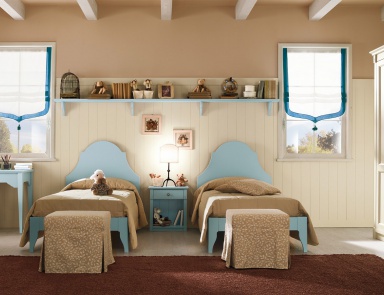 Für das Schlafzimmer eingerichtet mit zwei Betten, Callesella
