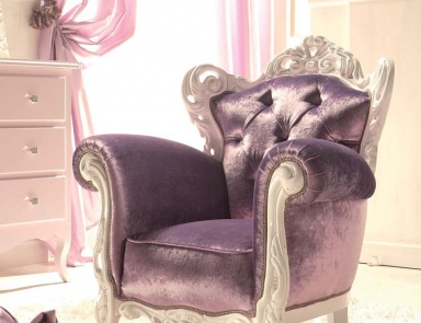Sessel Baby auf geschnitzte Skelett Baby Elizabeth,