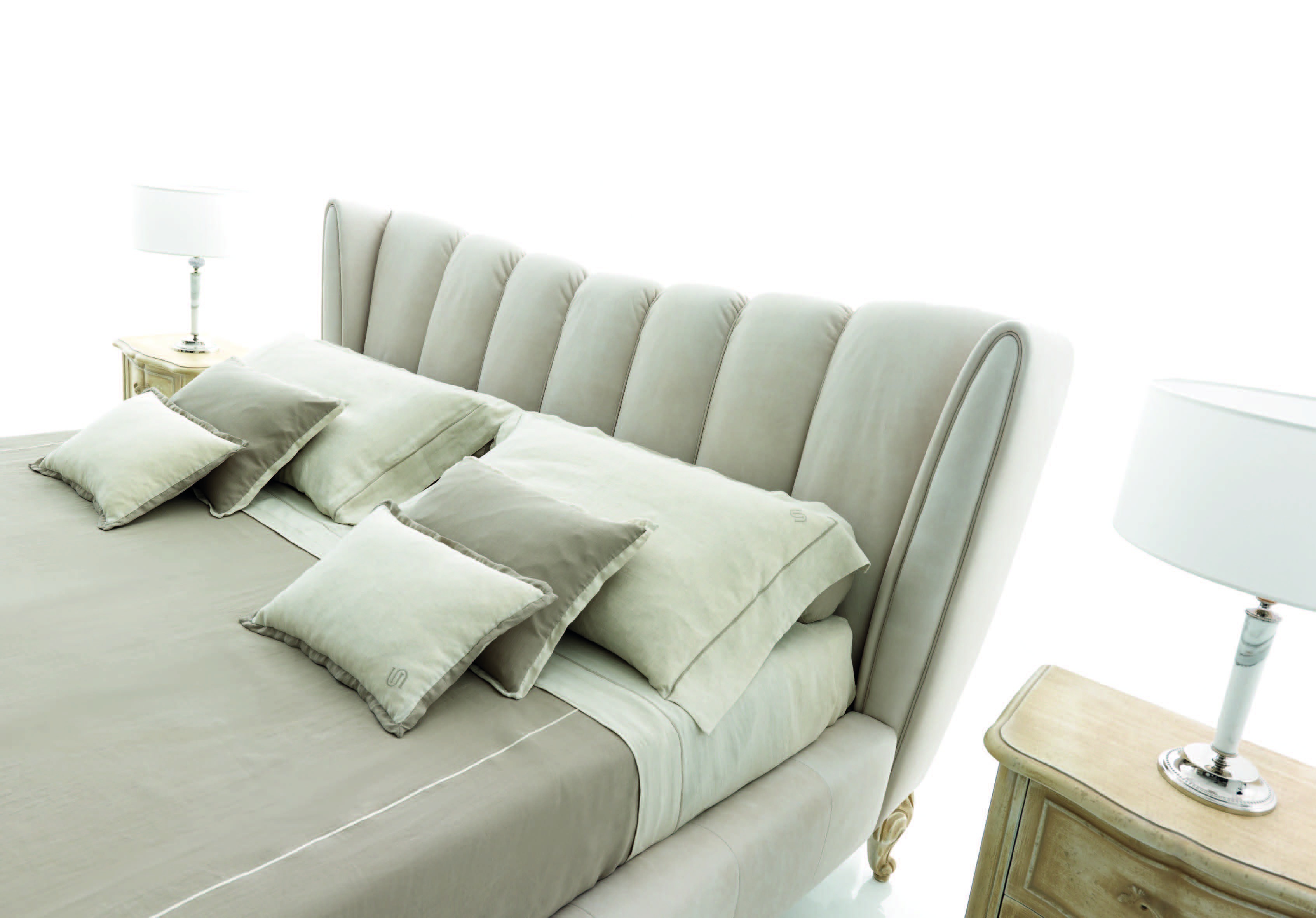 Headsets für das Schlafzimmer in der Veredelung von Leder und Furnier