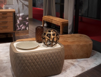 Hocker mit einem versteckten Frame, MOBILIDEA (klassische Wohnzimmer Möbel)