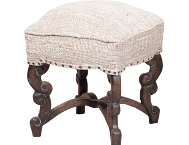 Hocker Scrolled Petzen Guild Master