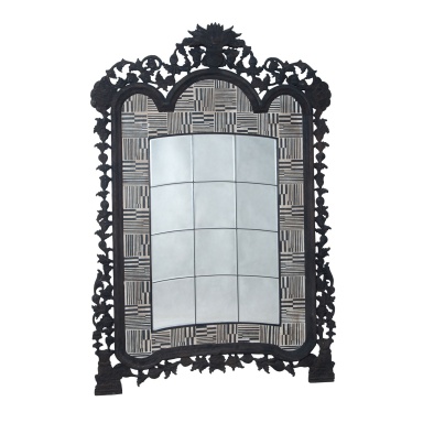 Im Freien Large Carved Incised And Bär Formte Floor Mirror